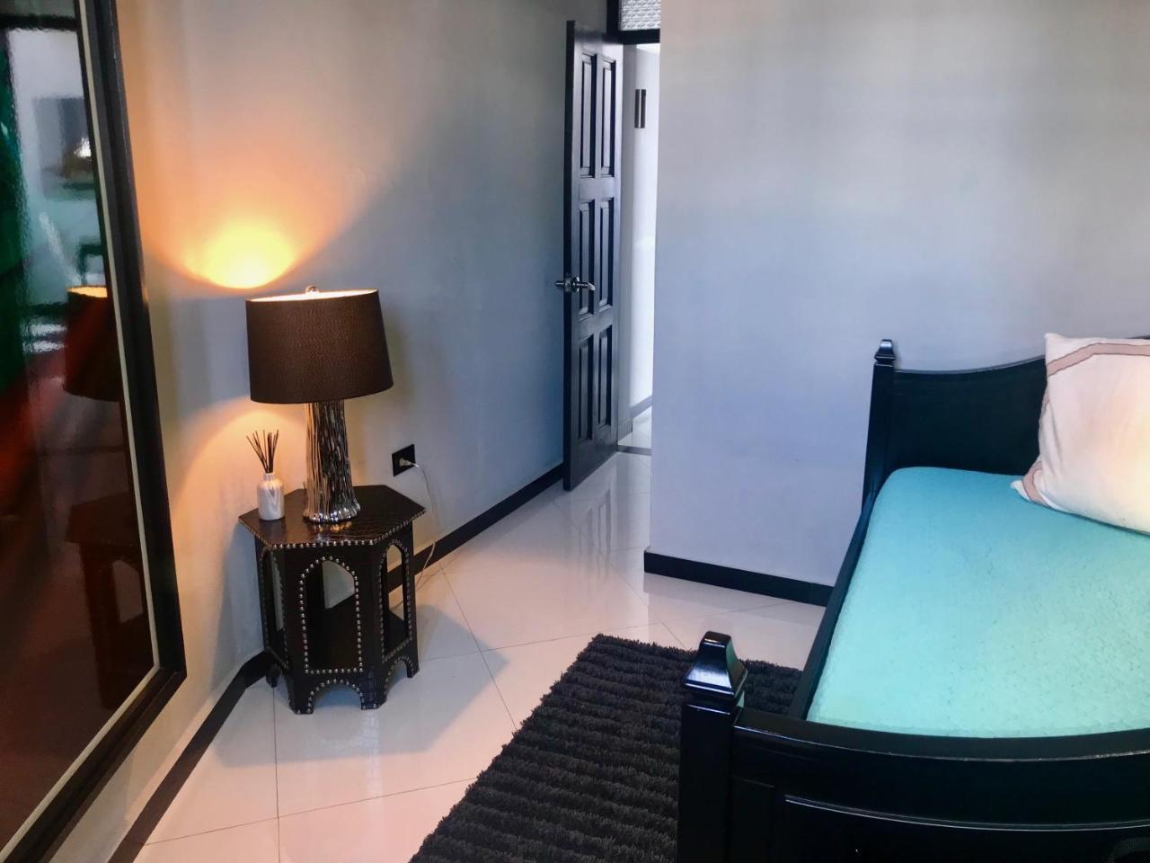 Monastery Art Suites San Juan Luaran gambar